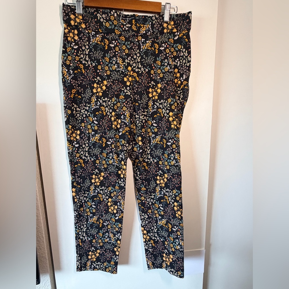 Floral Print Slim Pants in Black and Yellow